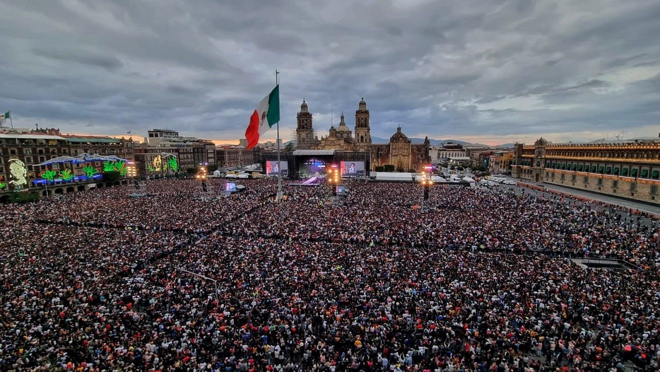 zocalo de la ciudad de mexico