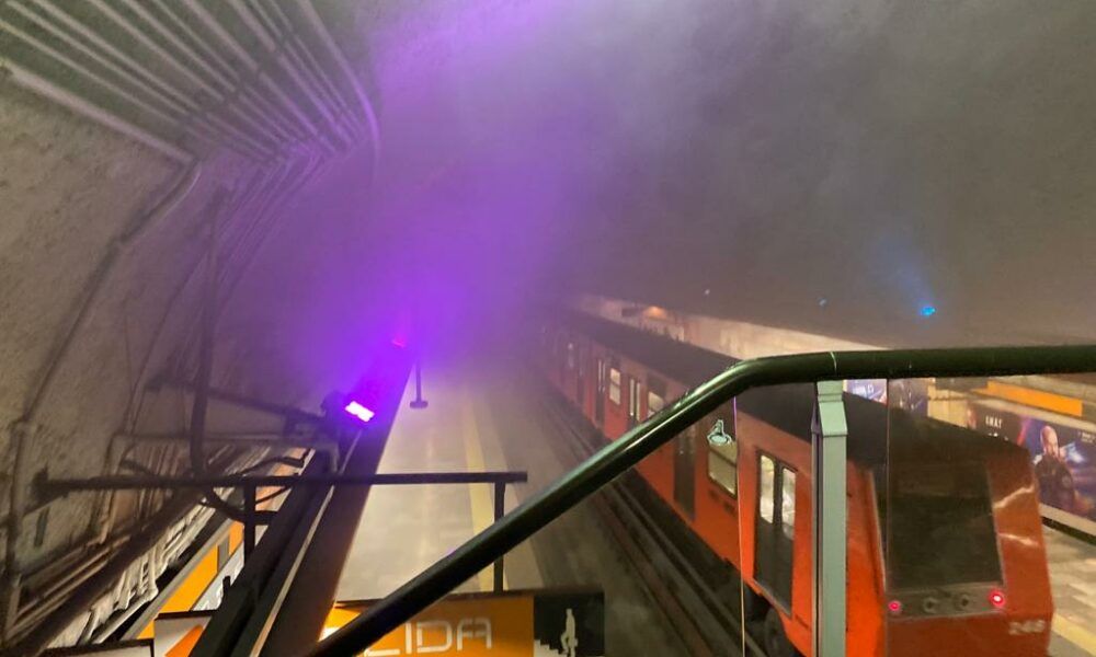 Por inhalación de humo, se intoxican 20 personas en metro de CDMX
