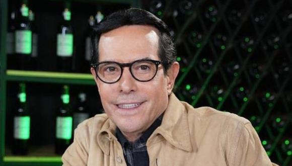 Hospitalizan a conductor Juan José Origel