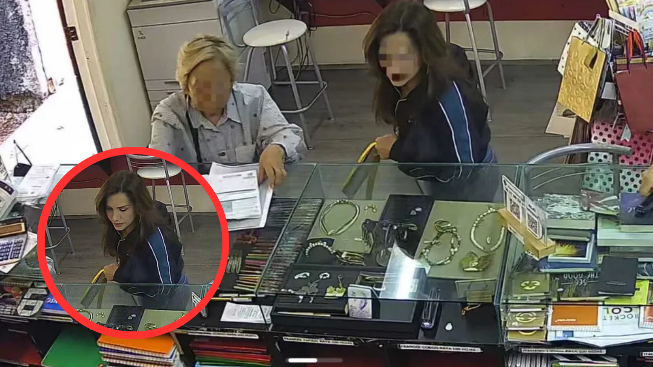 Mujer roba collar en Jardines del Pedregal.